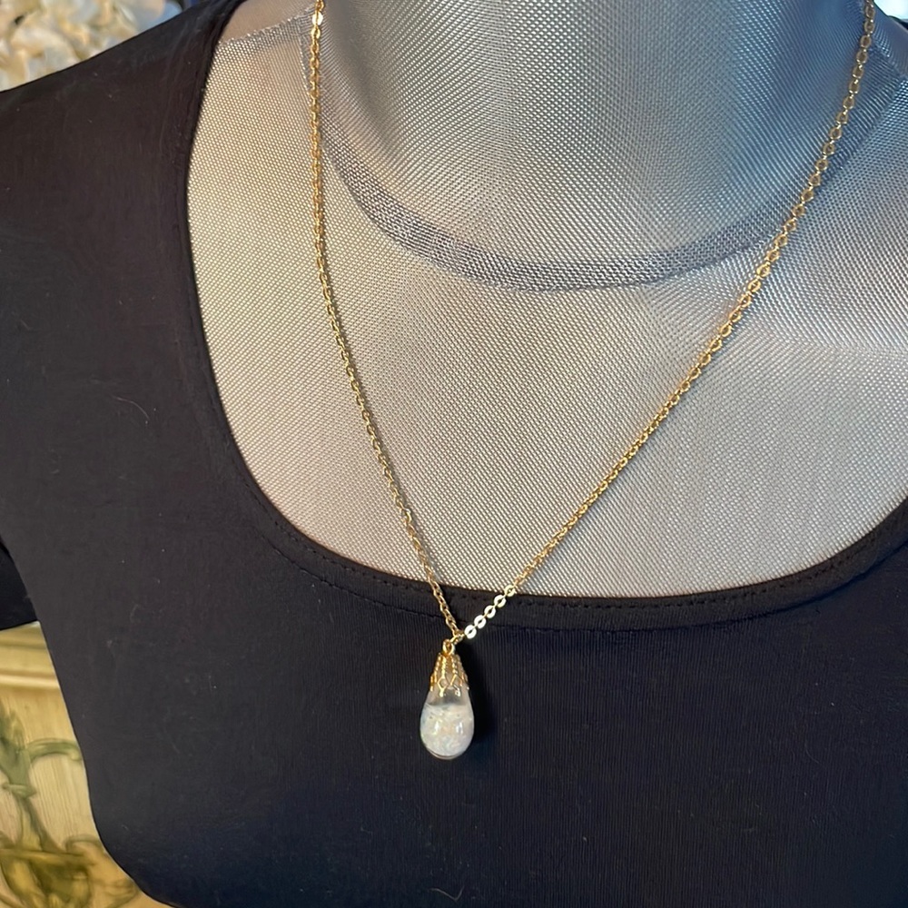 Vintage Rare Joan Rivers gold chain w/pendant